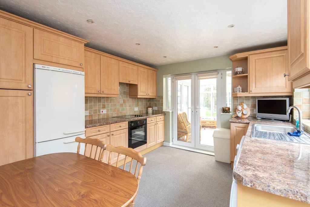 Property photo 3 of 15