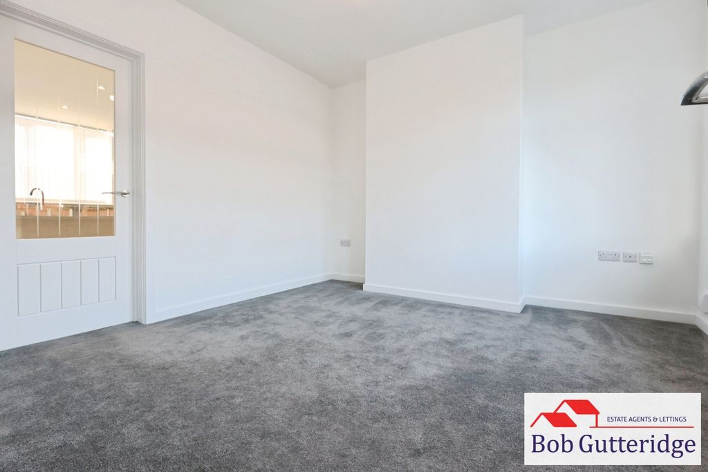 Property photo 3 of 28 Bay Fronted Lounge