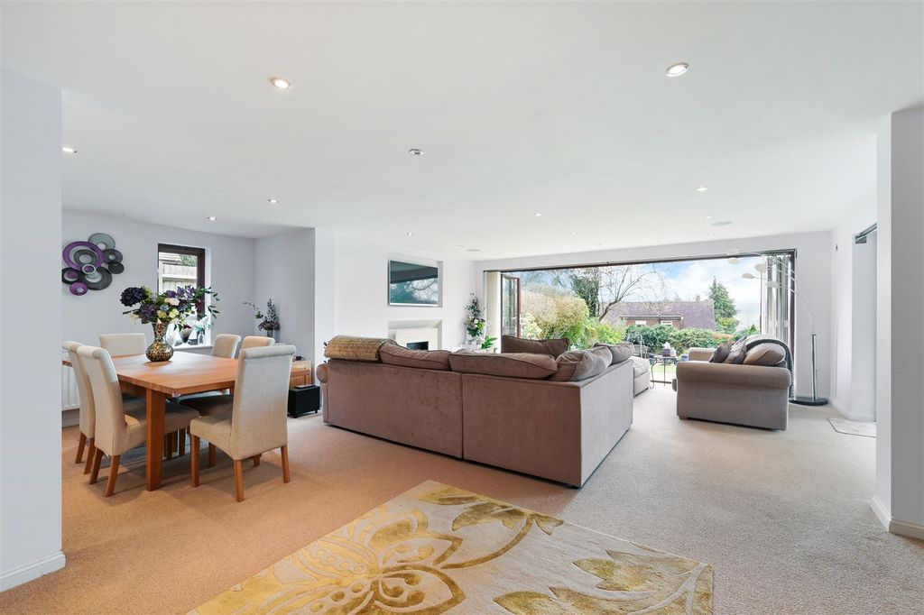 Property photo 2 of 36 Woodfield Hill, 18 (19).Jpg
