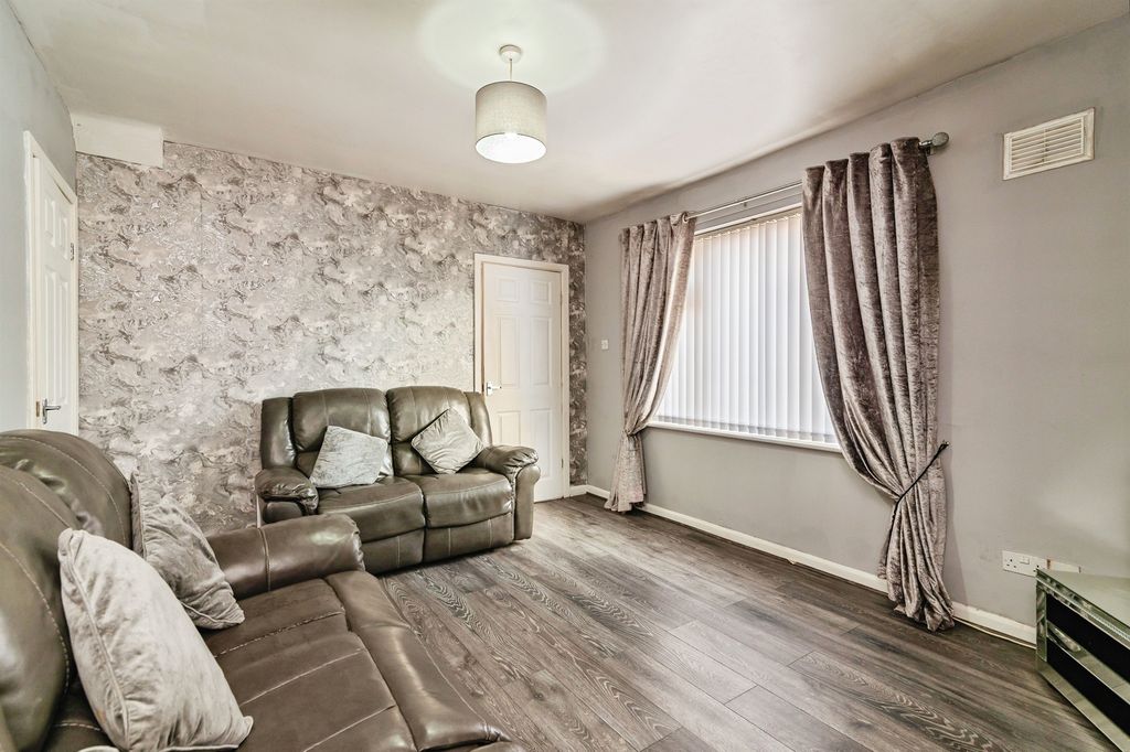 Property photo 3 of 15