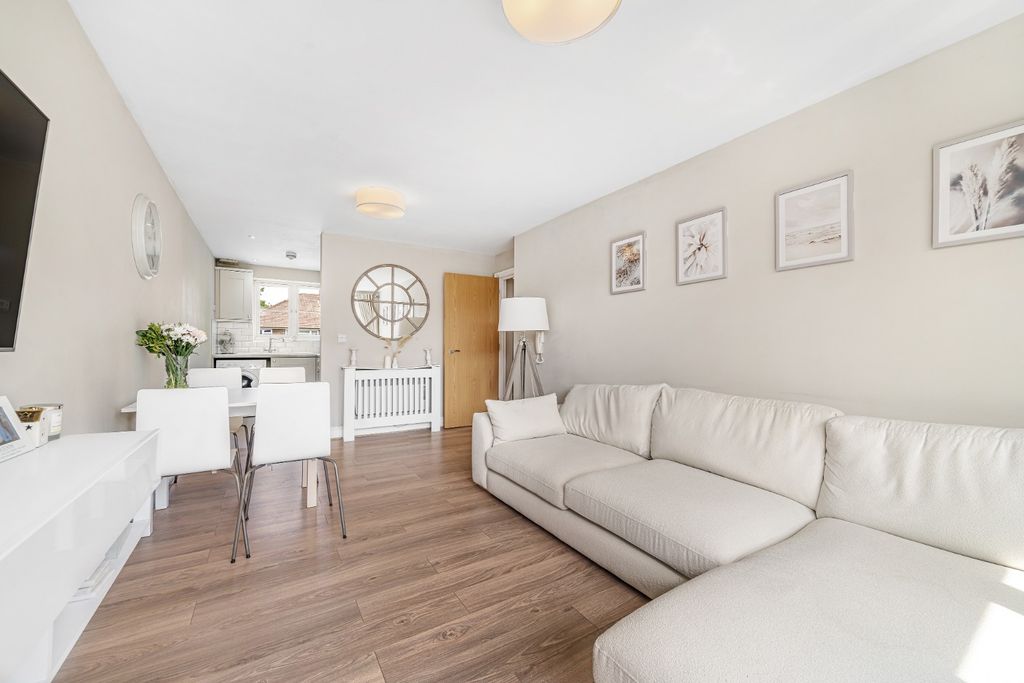 Property photo 3 of 9 2418524