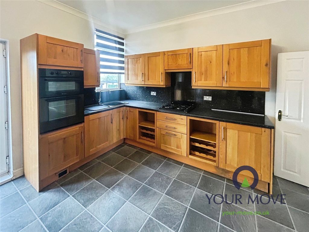 Property photo 3 of 18 Kitchen Diner