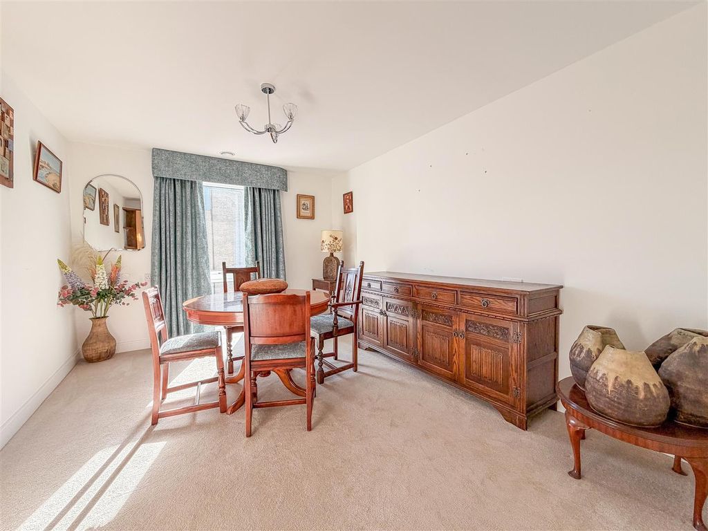 Additional image 5 of 2 bed flat for saleEdward House, Pegs Lane, Hertford SG13