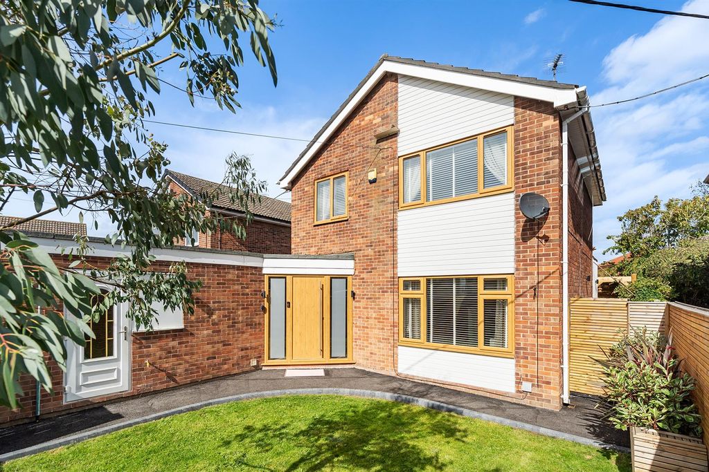 Property photo 1 of 34