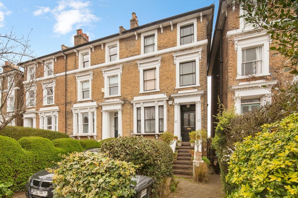 Property photo 1 of 11