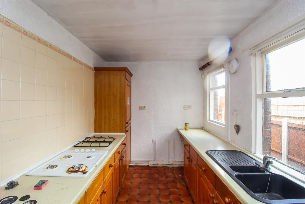 Property photo 2 of 8