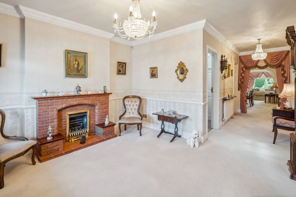 Property photo 3 of 46