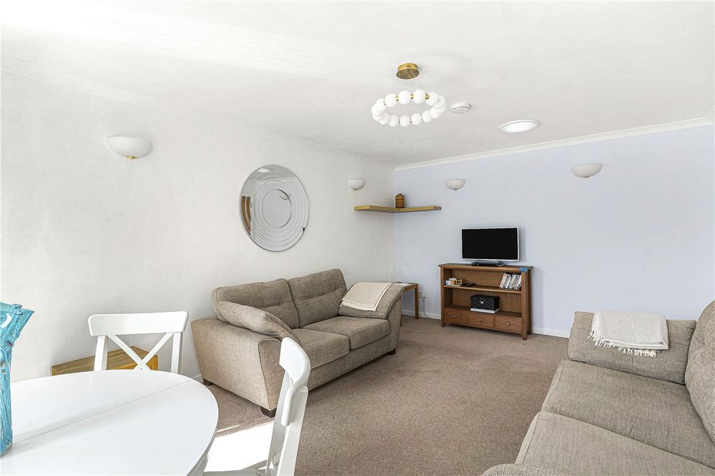 Property photo 3 of 22 Picture No. 04