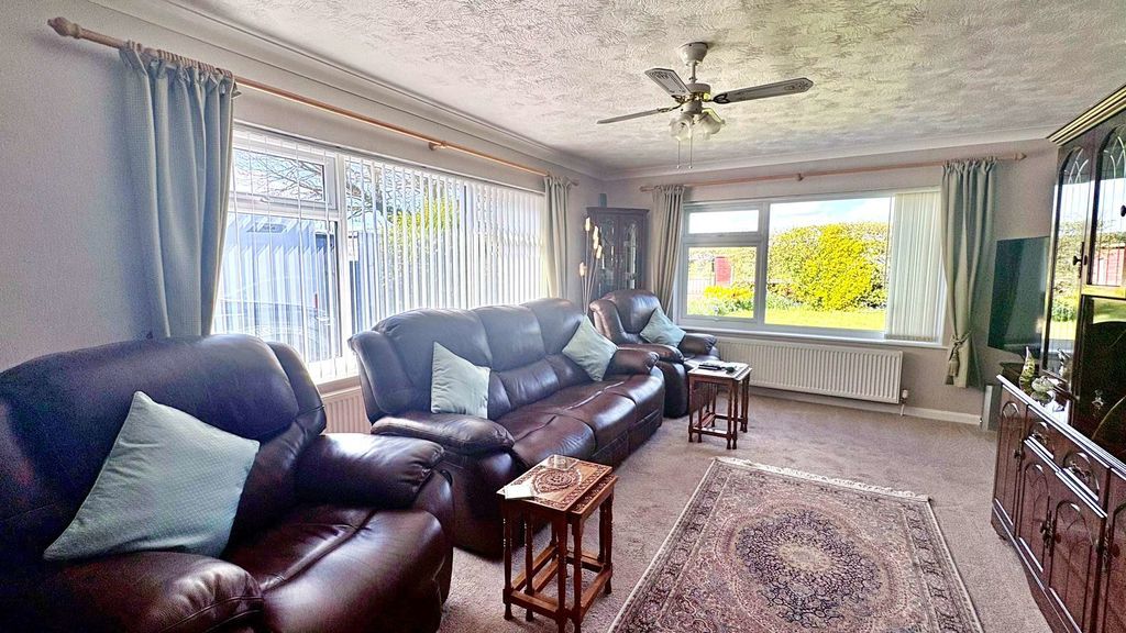 Property photo 2 of 17 Photo 2