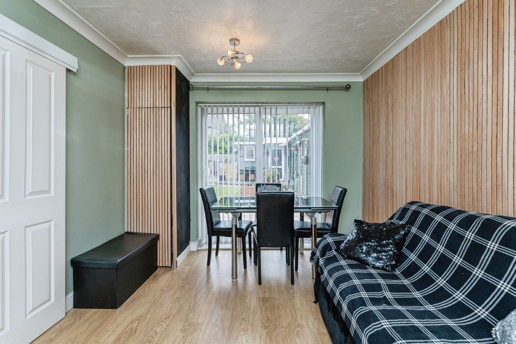 Property photo 3 of 19 Pbox-Img.Jpg