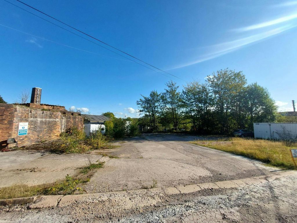 Property photo 3 of 7 Cemex Brick Kiln Lane 7.Jpg