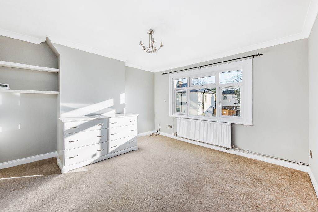 Property photo 1 of 10 Living Room