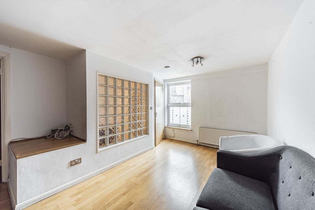 Property photo 1 of 8 675101 (1)