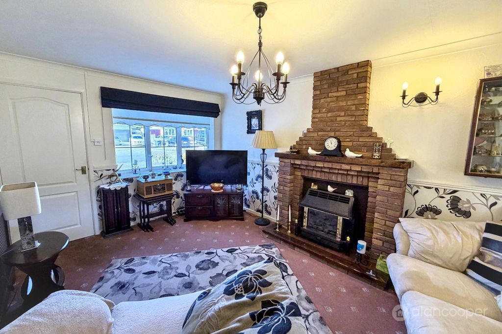 Property photo 2 of 11 5602353