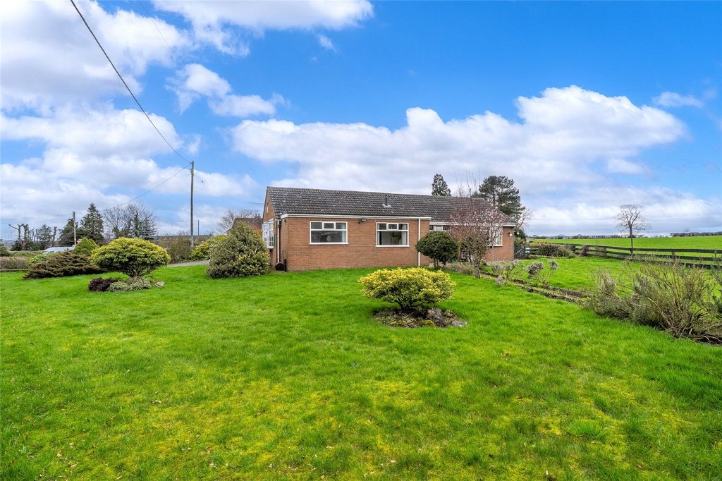 Property photo 2 of 38 Picture No. 10