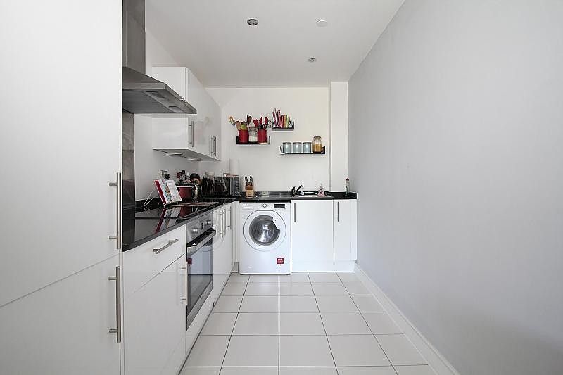 Property photo 2 of 7 Kitchen