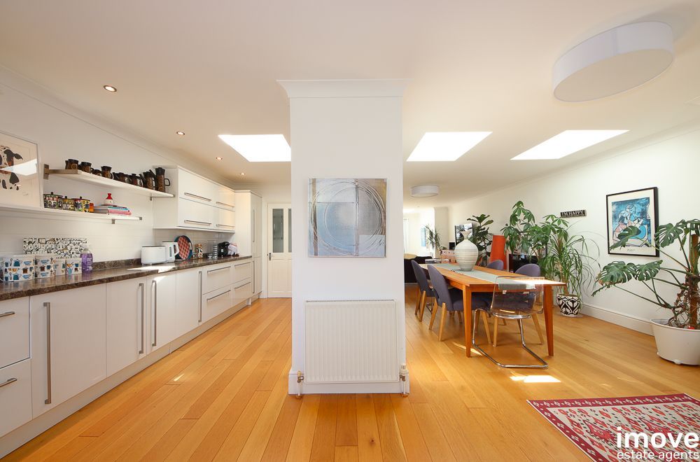 Property photo 2 of 25