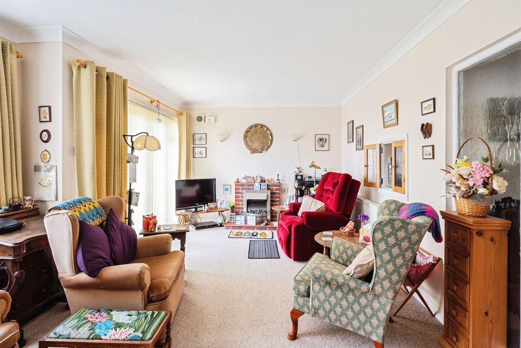 Property photo 2 of 14