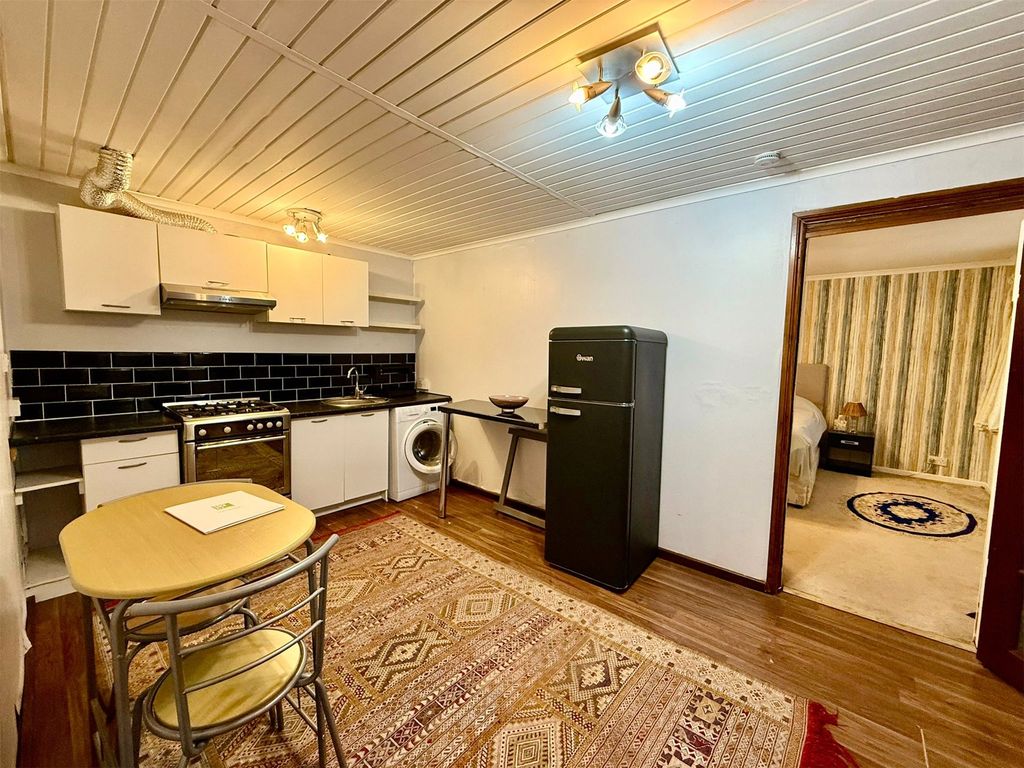 Property photo 3 of 4 Picture No. 19