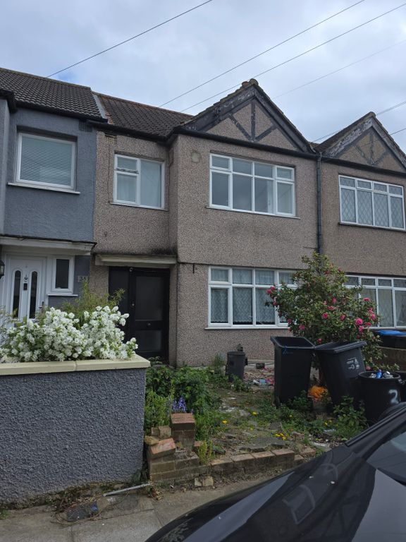 Property photo 1 of 17 3 Bed Mid-Terraced House