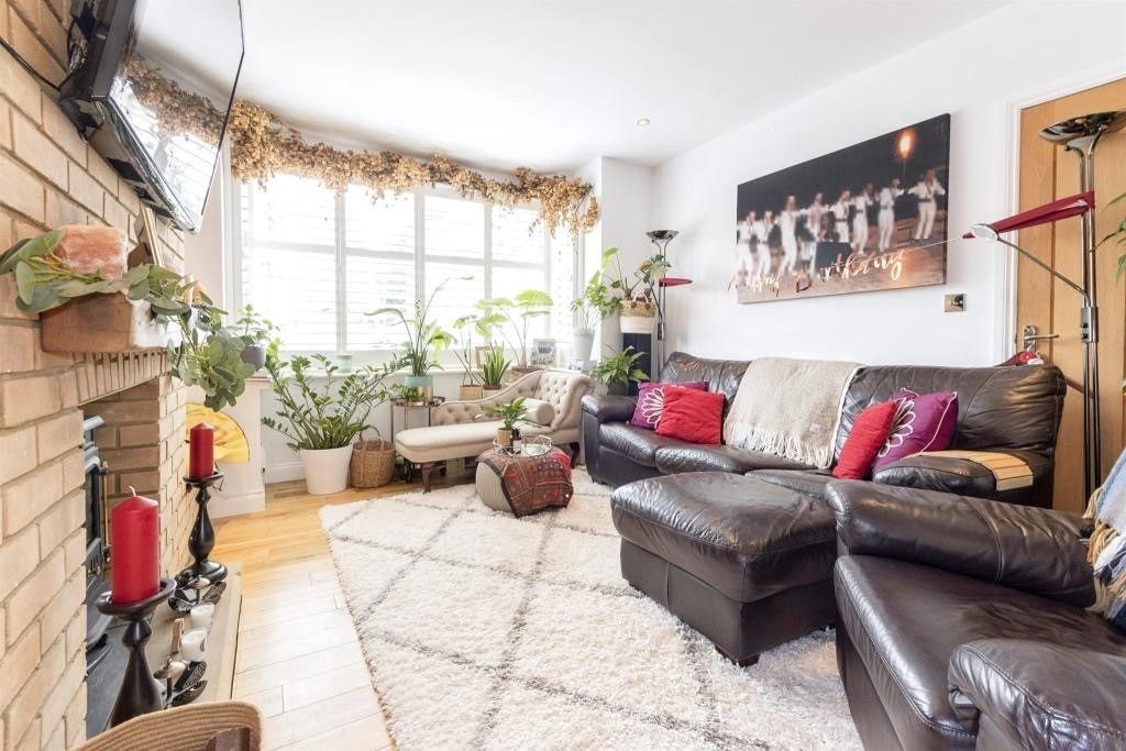 Property photo 3 of 9 2715603