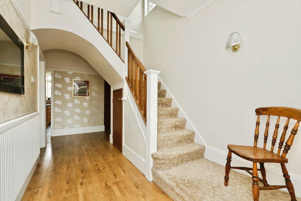 Property photo 2 of 58 Pbox-Img.Jpg