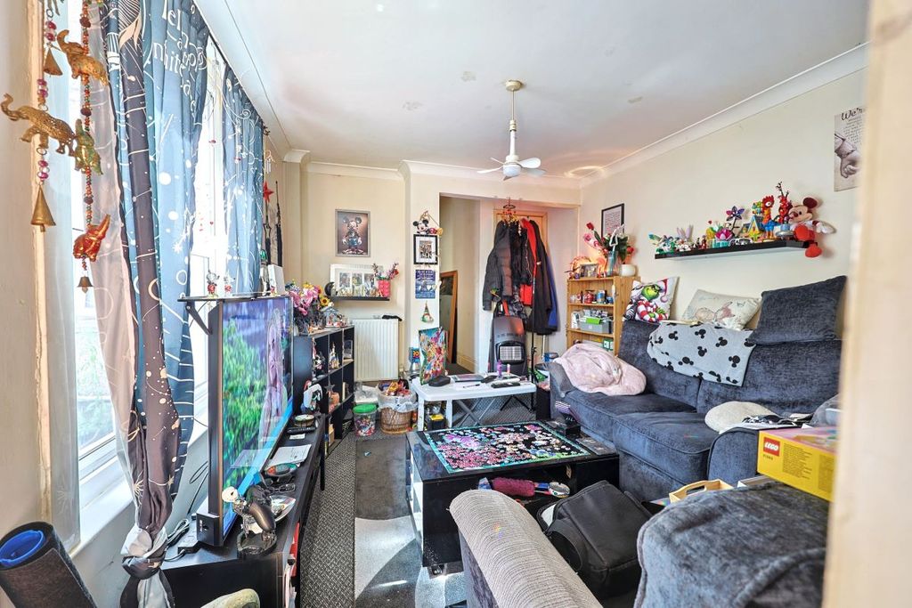 Property photo 3 of 13
