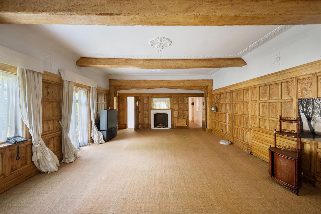 Property photo 2 of 16 Image