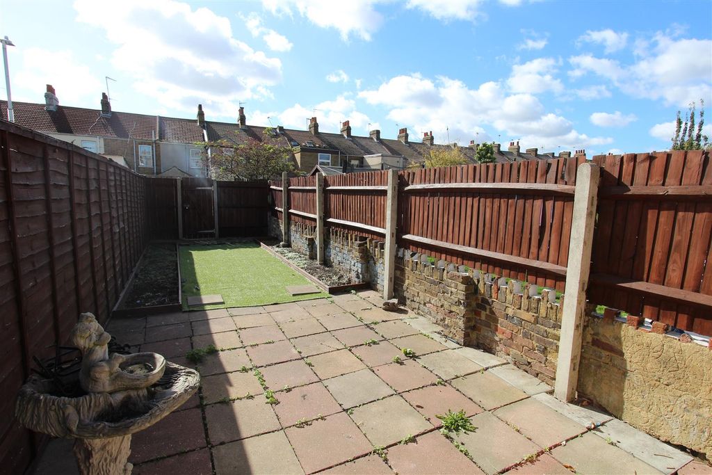 Property photo 3 of 12