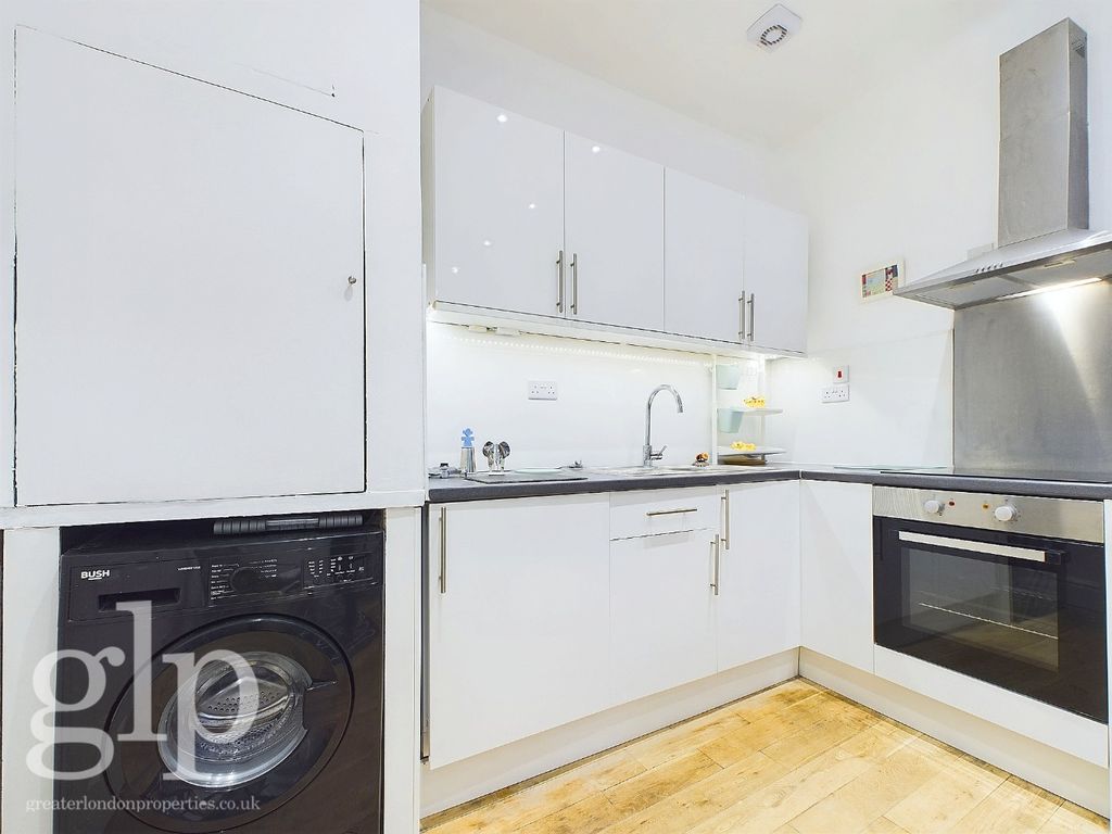 Property photo 3 of 17 2780225