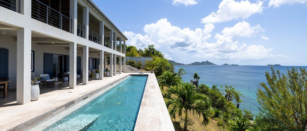 Property photo 1 of 52