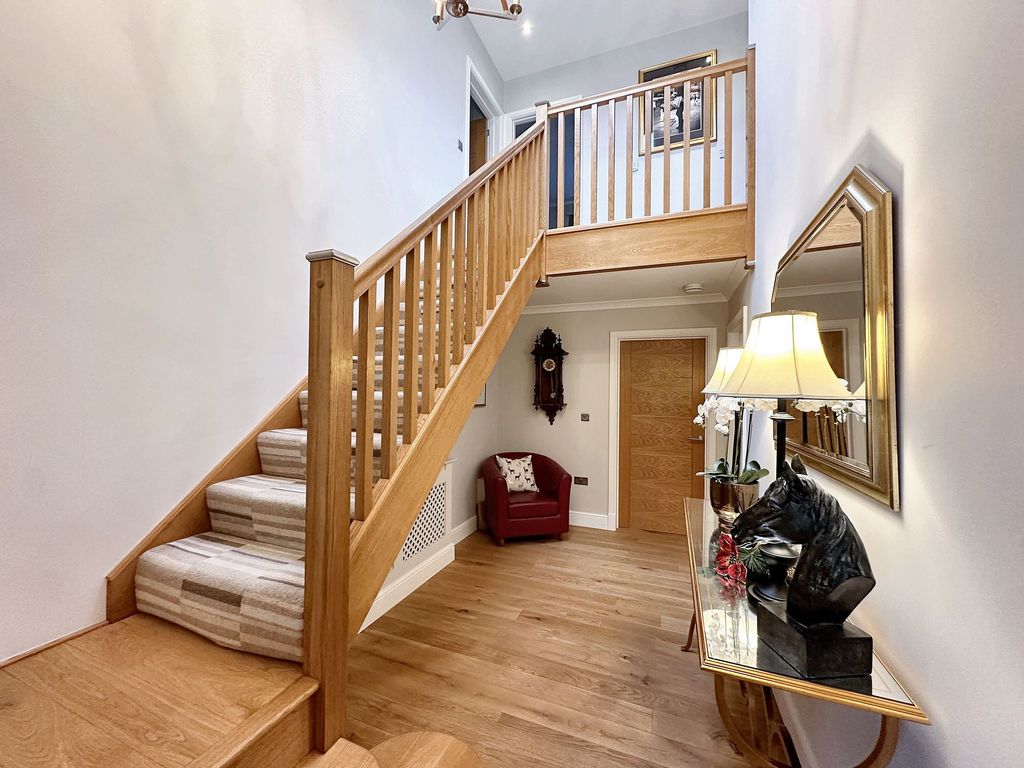 Property photo 3 of 28 Hall