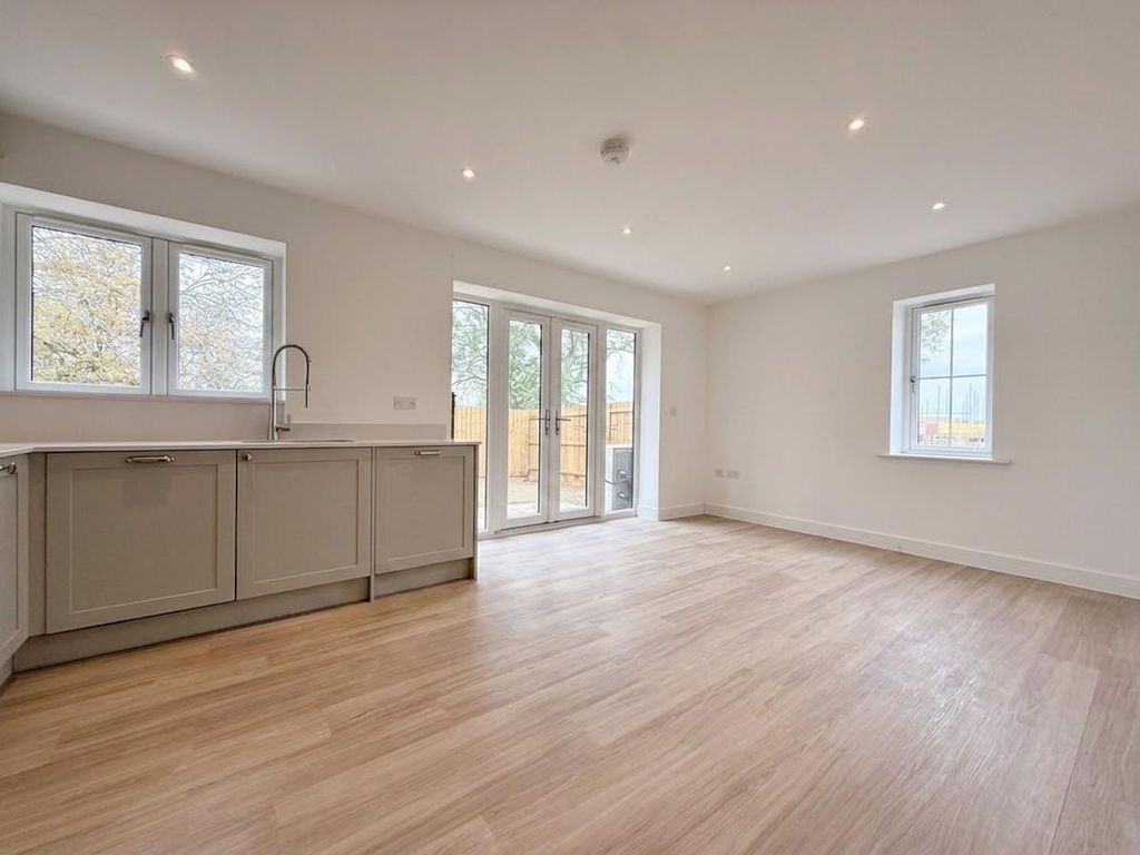 Property photo 3 of 13 3