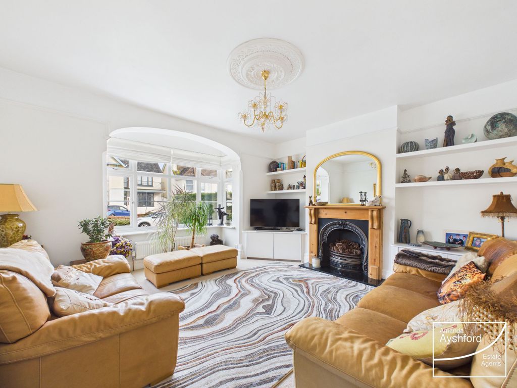 Property photo 2 of 33