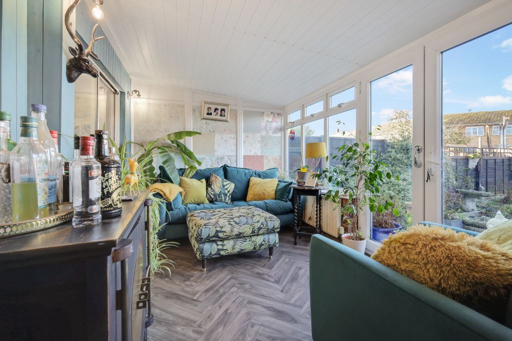 Property photo 3 of 23 4818183