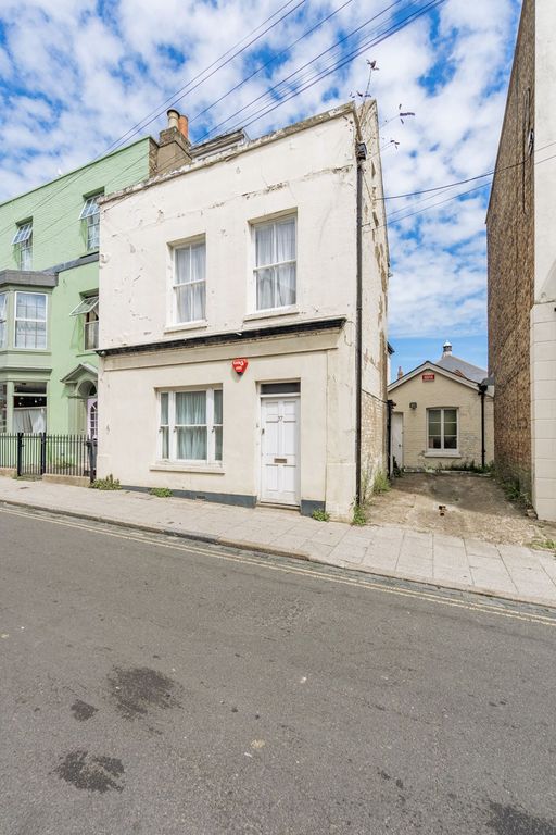 Property photo 1 of 17