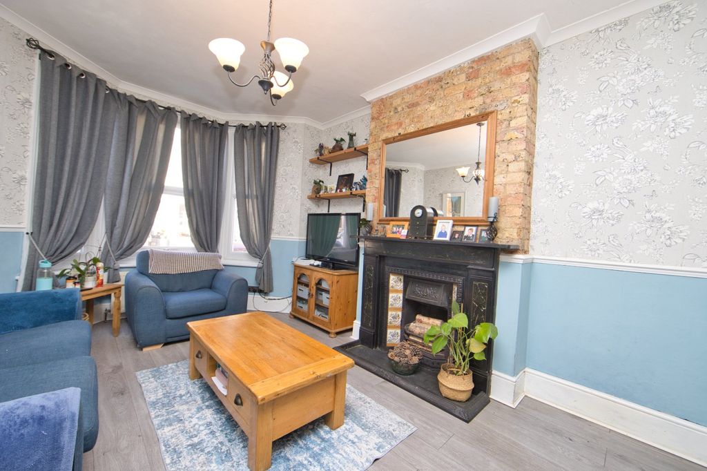 Property photo 2 of 14 Picture 2