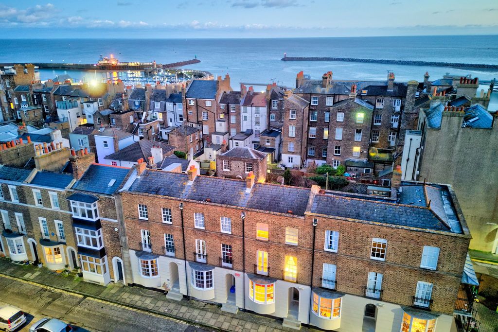 Property photo 1 of 23