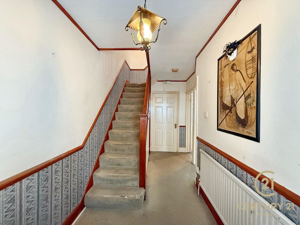Property photo 3 of 26