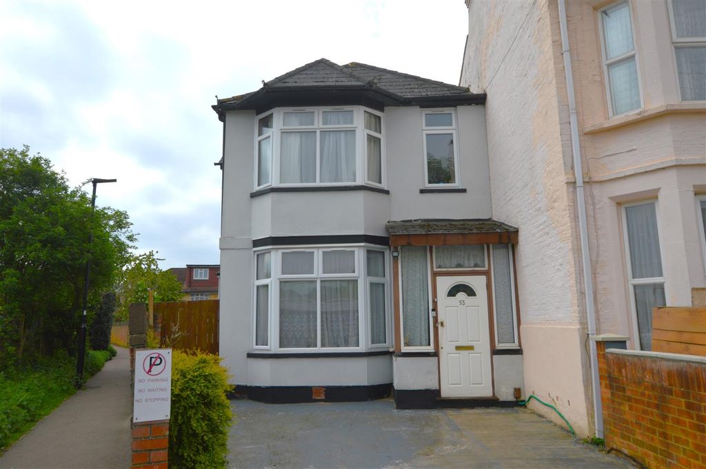 Property photo 1 of 16 53 Hounslow Avenue Front2.Jpg