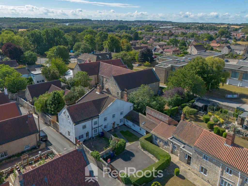 Property photo 2 of 45 4356304