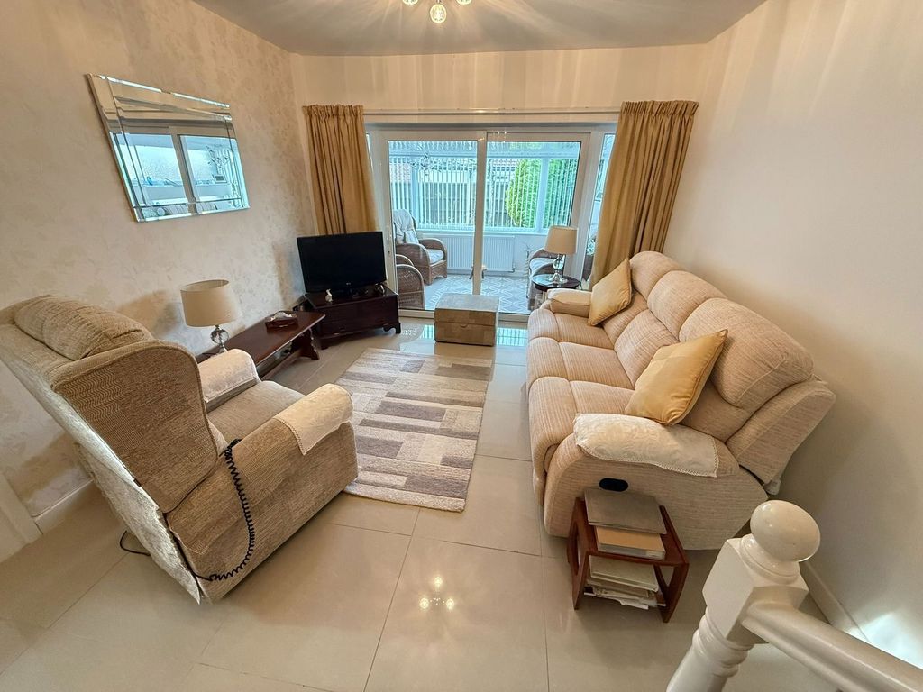 Property photo 2 of 21