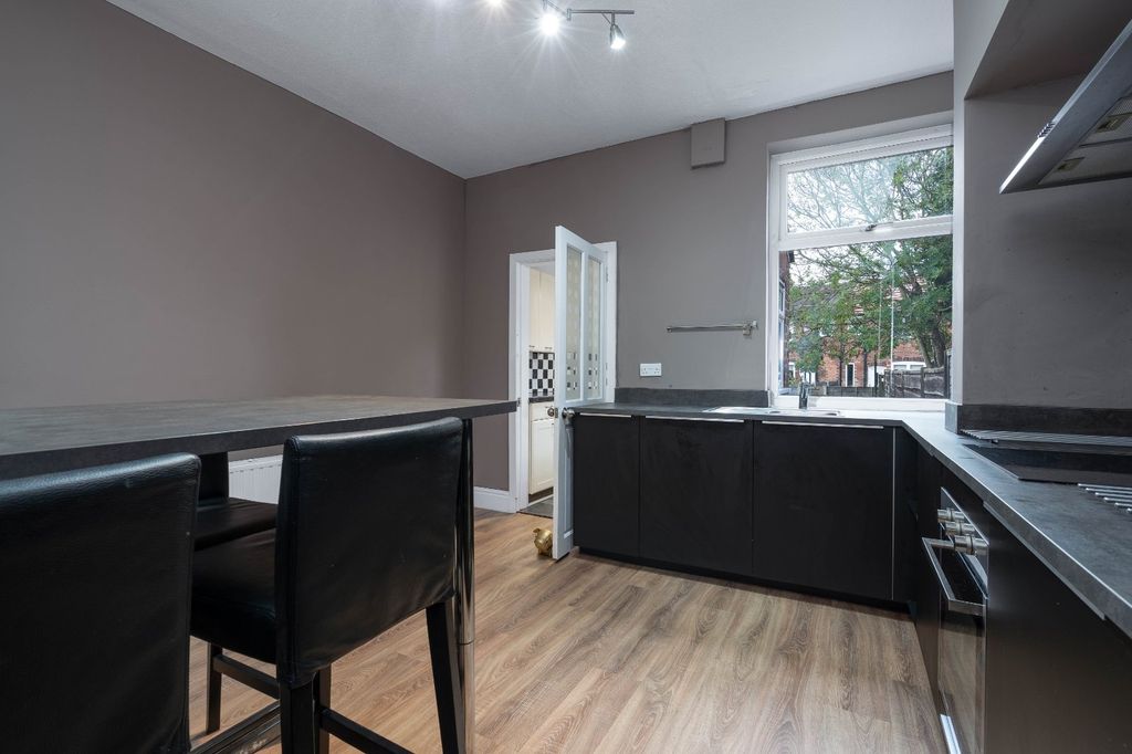 Property photo 3 of 18 Picture No. 06