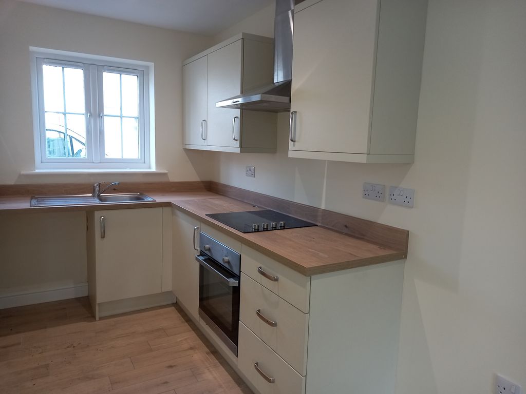 Property photo 2 of 14 Kitchen