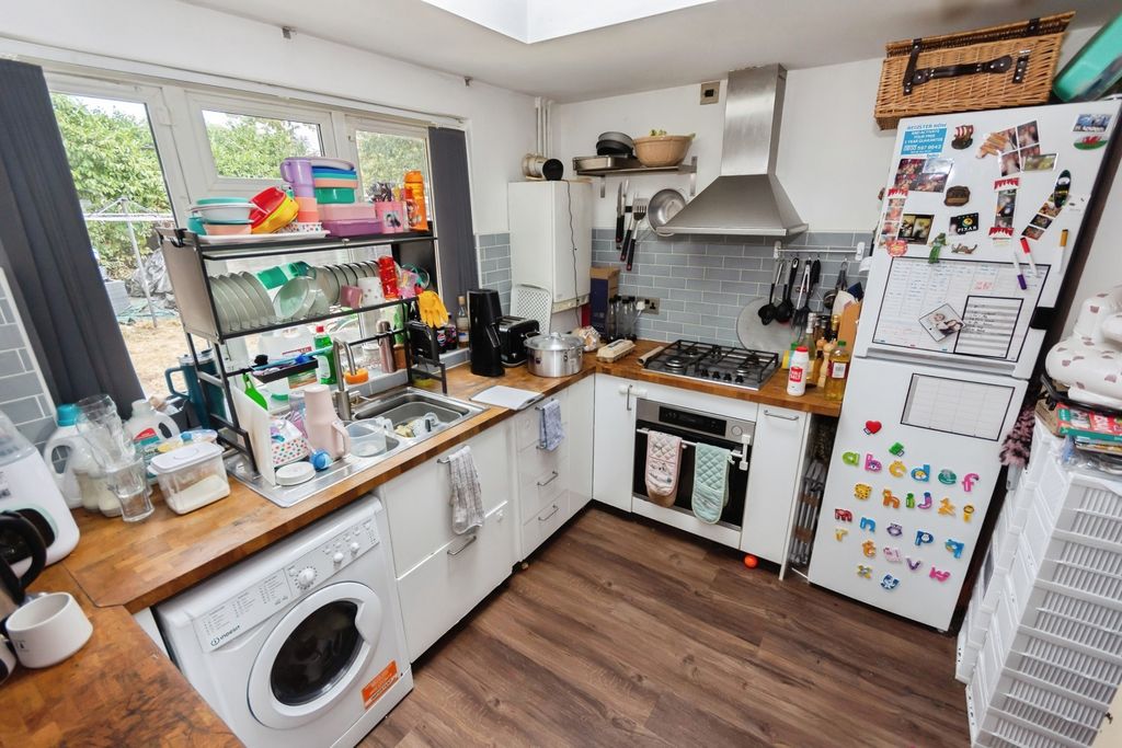 Property photo 3 of 23 Pbox-Img.Jpg