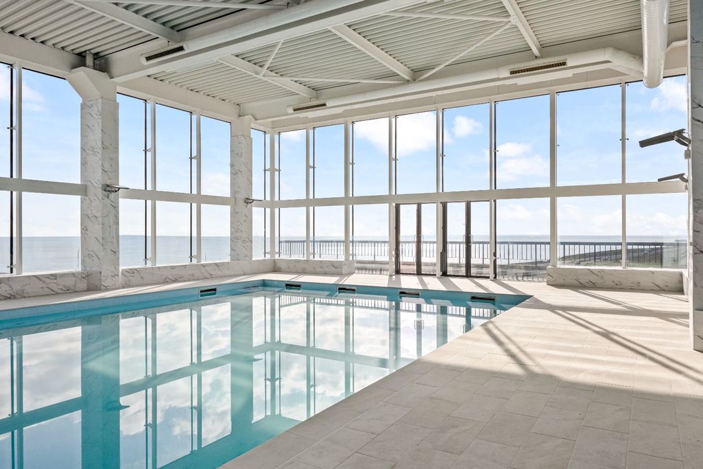 Property photo 2 of 20 5115802