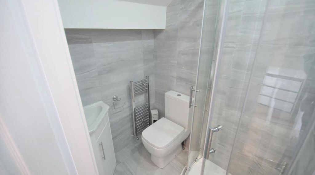 Property photo 3 of 27
