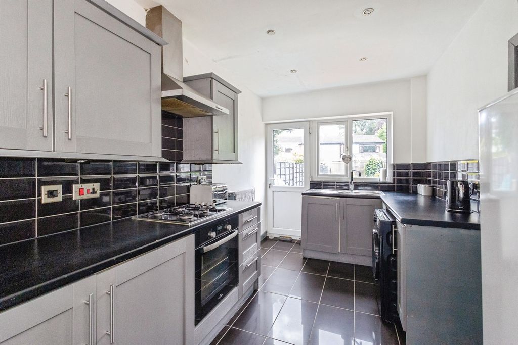 Property photo 3 of 20 Pbox-Img.Jpg