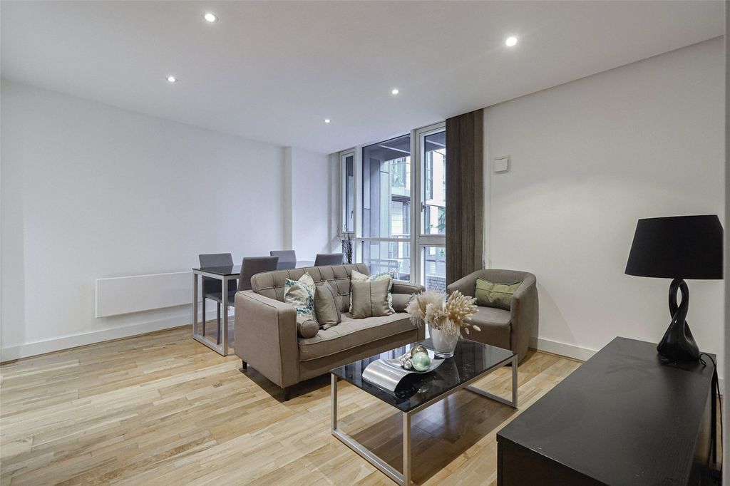 Property photo 2 of 29 Picture No. 56