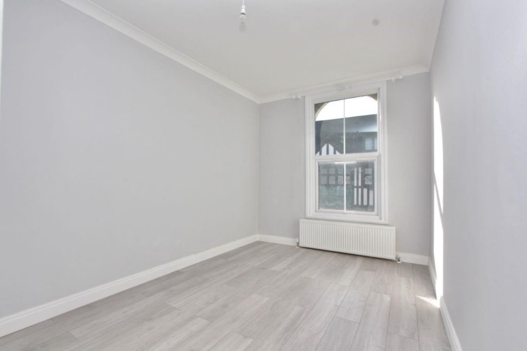 Property photo 3 of 16 74 Green Lanes, N16
